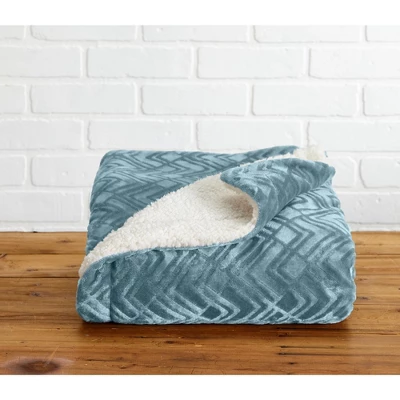 Great Bay Home Velvet Plush Fleece Reversible Warm And Cozy Bed Blanket 5 Great Bay Home Velvet Plush Fleece Reversible Warm And Cozy Bed Blanket - Image 3