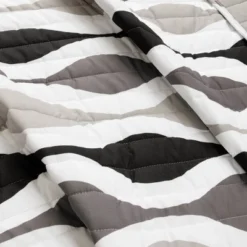 3pc Mid Century Geo Quilt Set - Lush Décor -Bedding Shop GUEST d63d3b95 2c2c 4df9 a201 8ea5d6ac052a