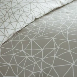 Southshore Fine Living Geometric Maze Oversized Reversible Ultra-soft Duvet Cover Set With Shams